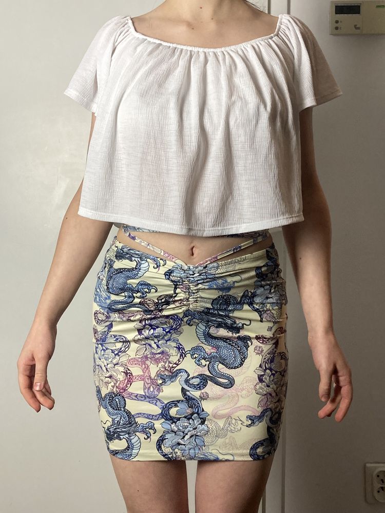 Spódnica mini z wiązaniem Bershka