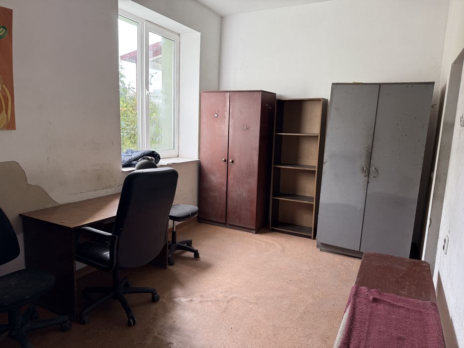 Здається в оренду склад з офісними та побутовими приміщеннями під виро