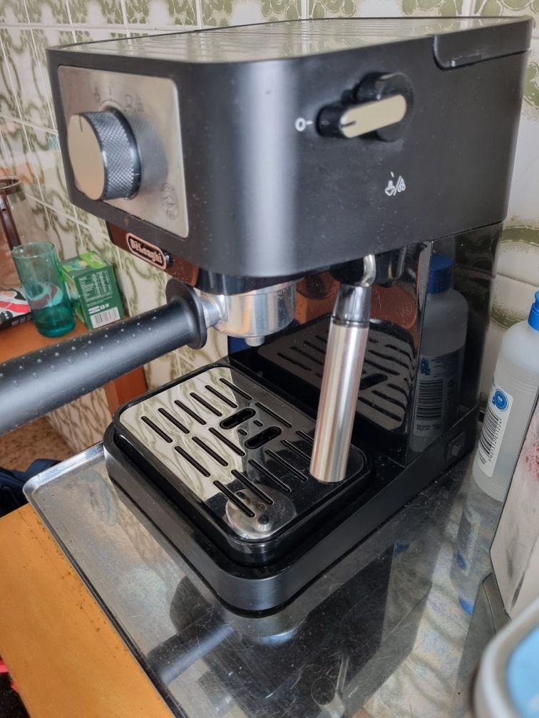 Máquina de café delonghi