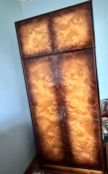 Sprzedam regał z lat 80-tych - wysoki połysk, drewno