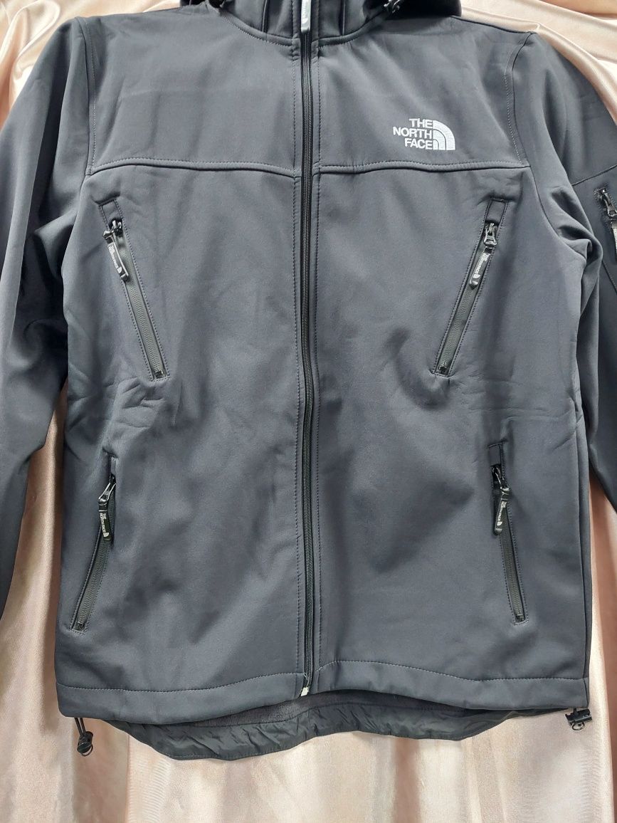 Продам ветровку North Face