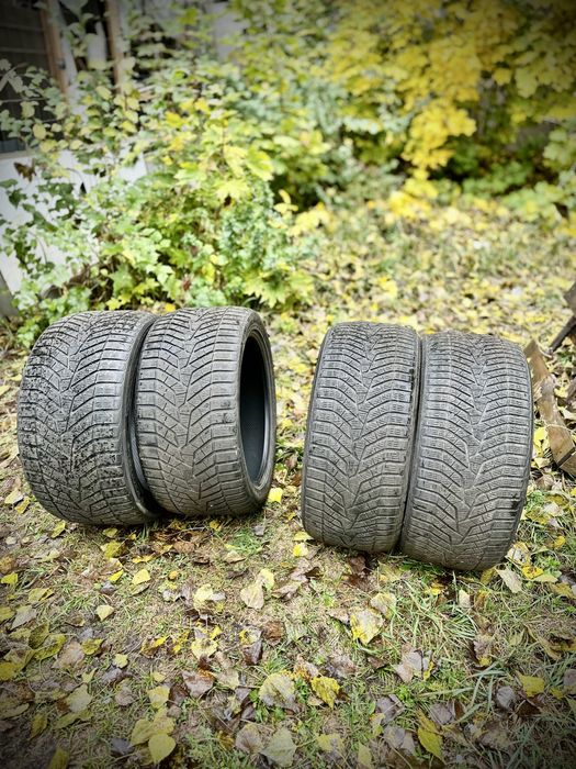 Шини на Х5/Х6 Yokohama BluEarth Winter V905 275/40 315/35 R20 106V