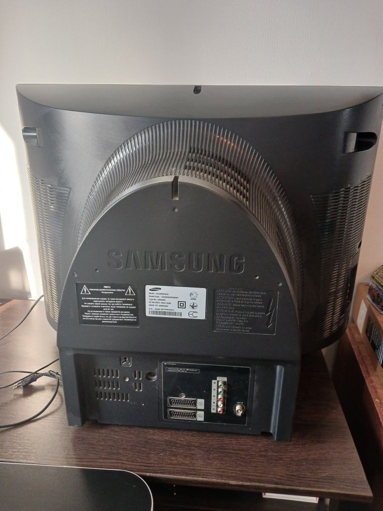 Телевізор SAMSUNG 32дюйми