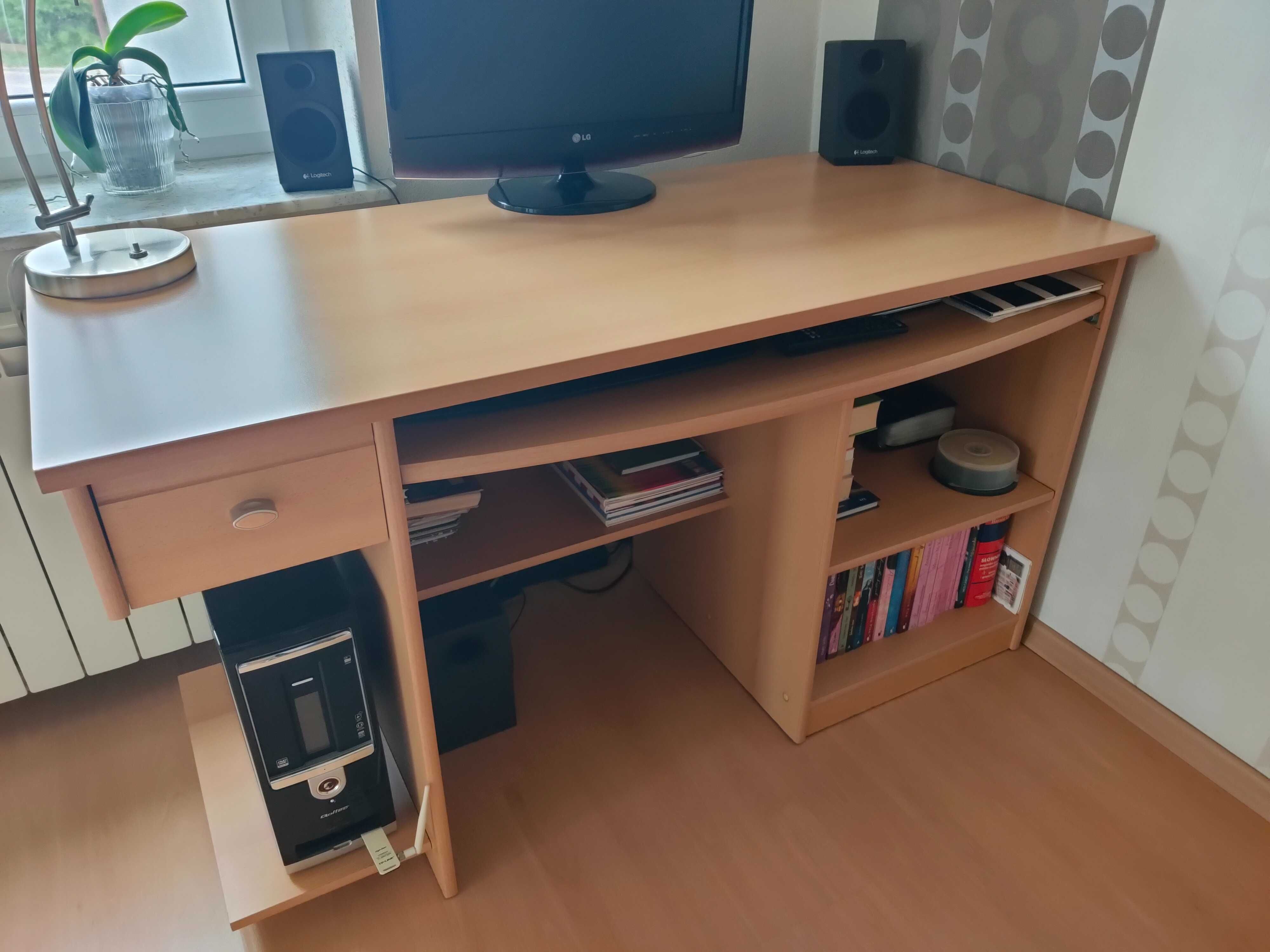 Duże biurko w bardzo dobrym stanie