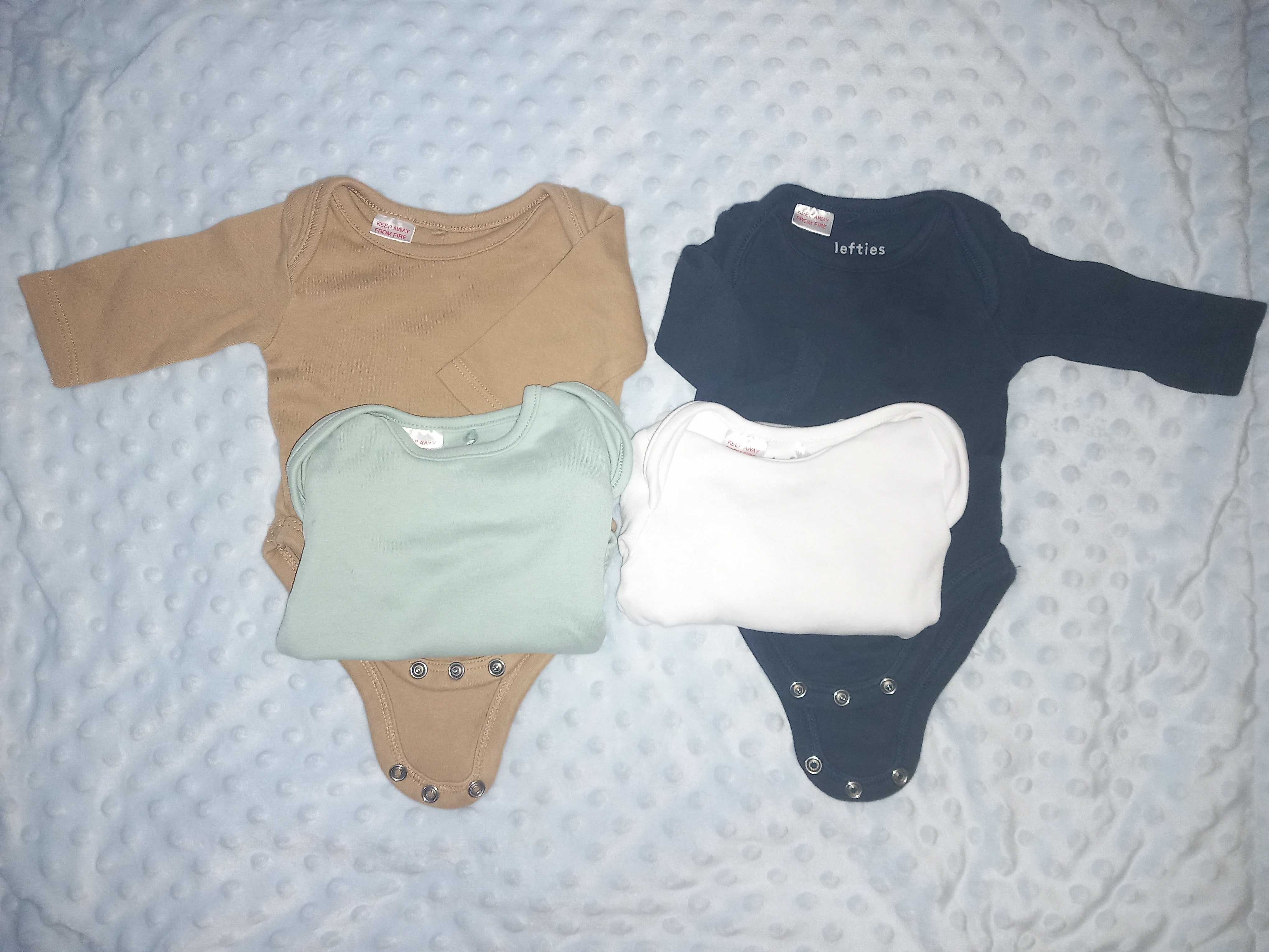 Roupa de bebé variada 0-3M