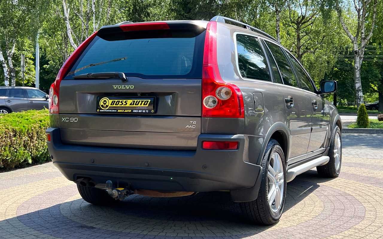 Volvo XC90  2005