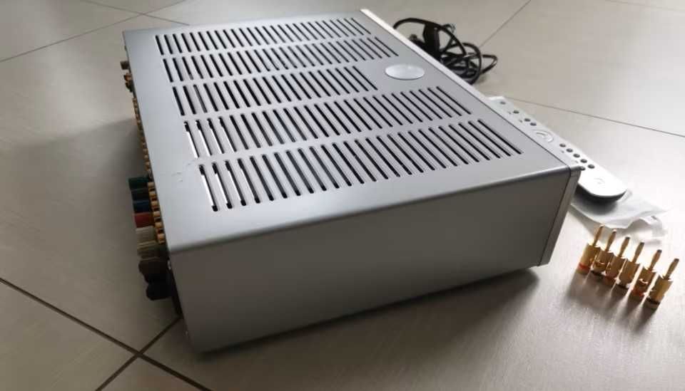 Cambridge Audio Azur 551 R