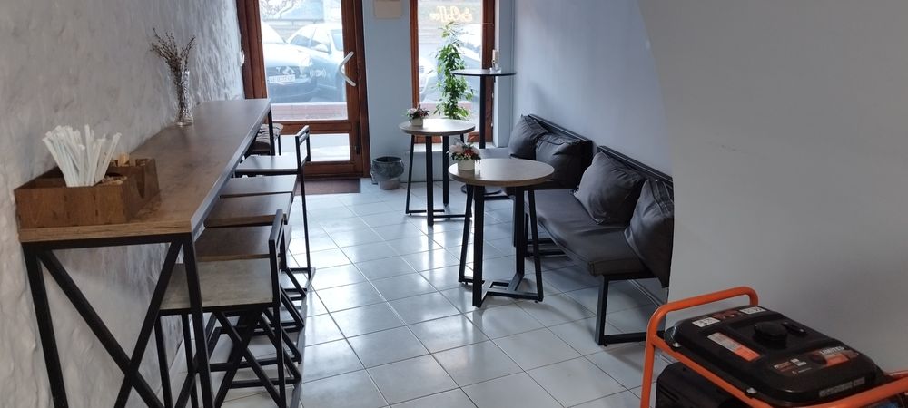 Продам діючю кав'ярню.