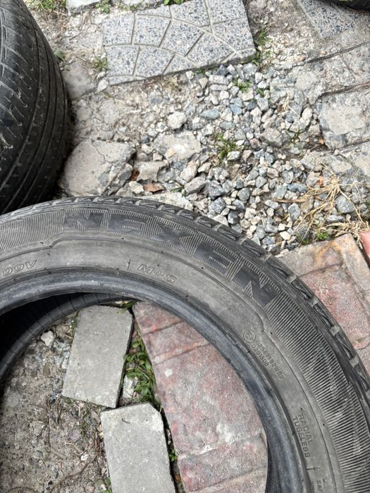 Гума для абтомобіля всесезонна