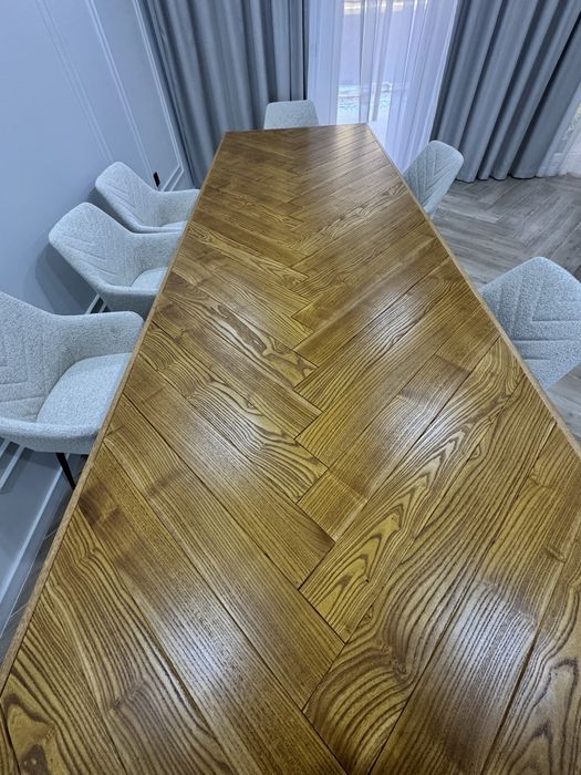 Продам стіл з металевими ніжками