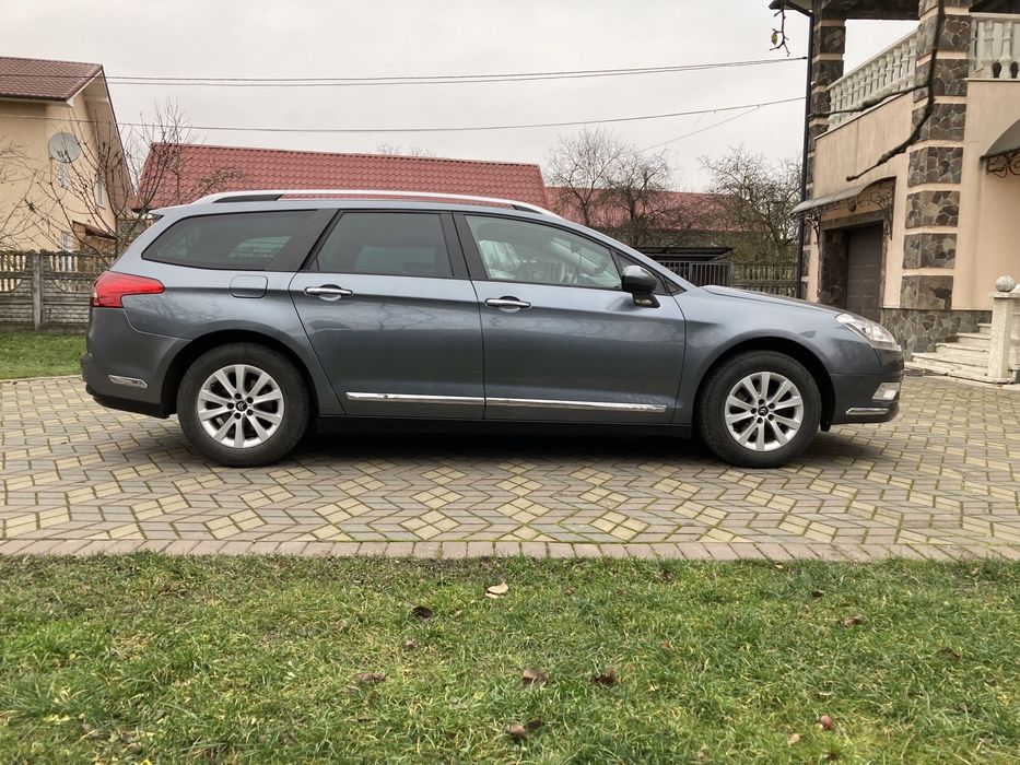 Citroen C5 x7 2012року 1,6 дизель механіка