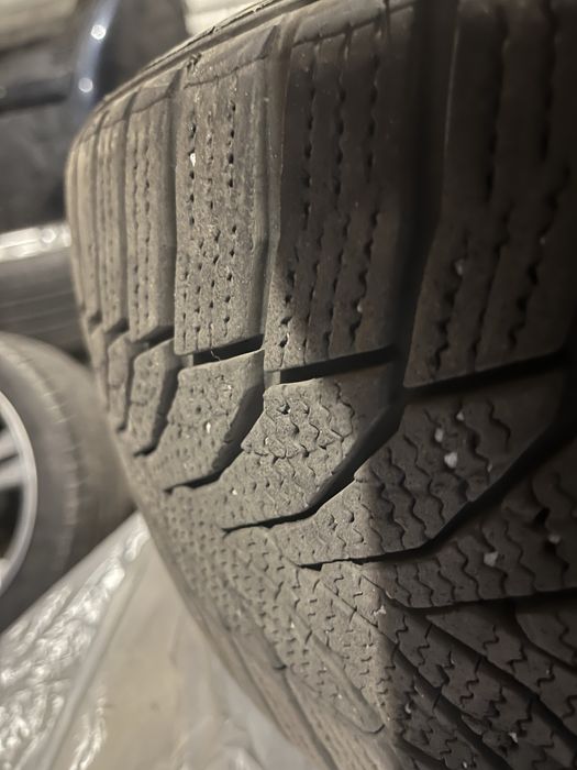 Продам комплект зимових різношироких шин BMW F10