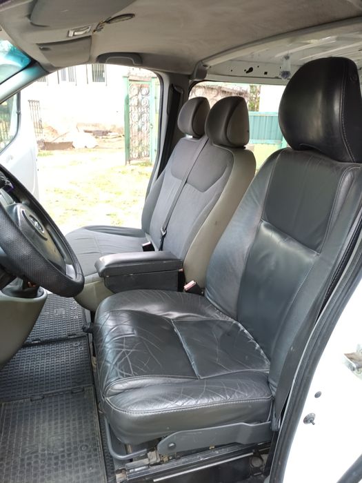 Віваро 2.0 дізель КПП 6 Ступка Грузовий.