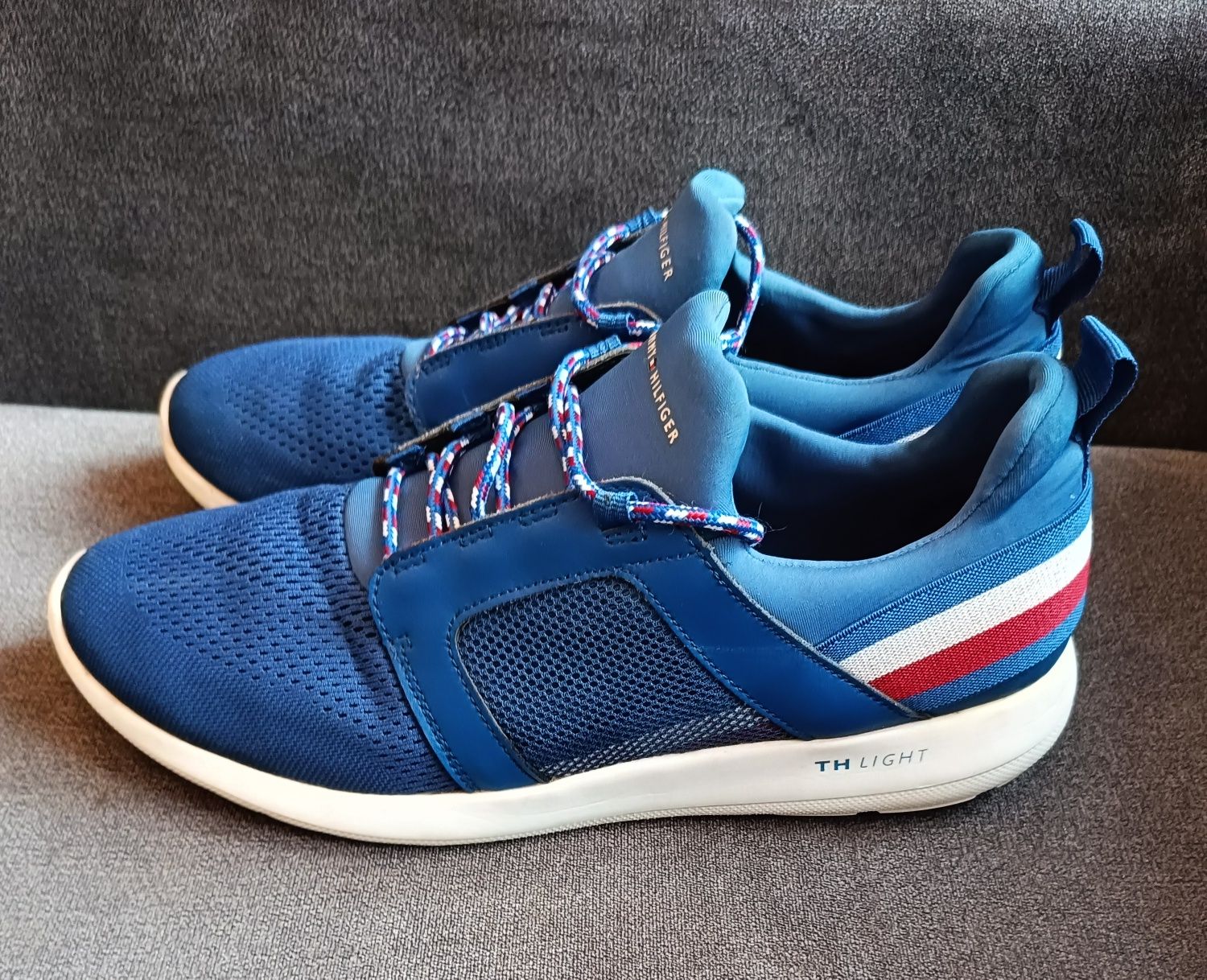 Sportowe buty Tommy Hilfiger 44
