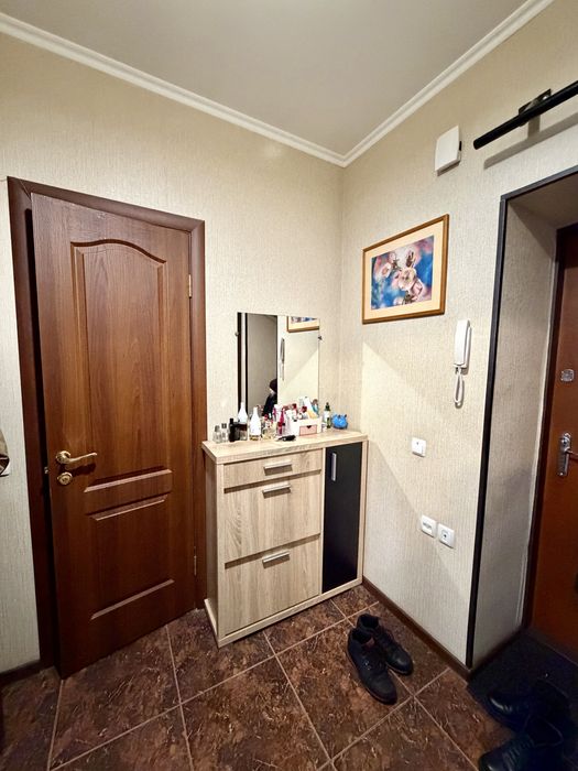 Продаж 1к цегла Озерна Виставка біля озера