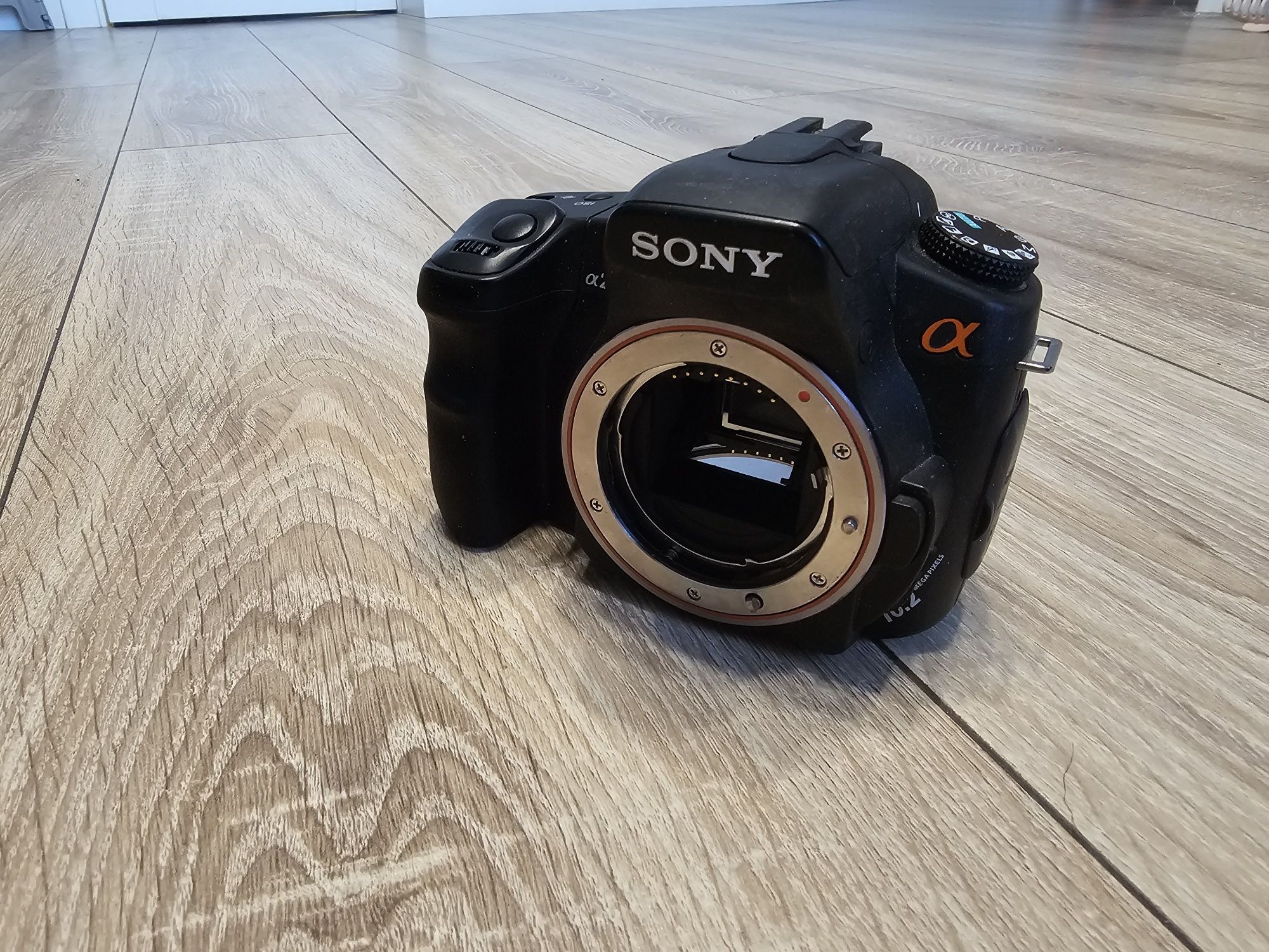 Фотоапарат Sony Alpha DSLR-A200