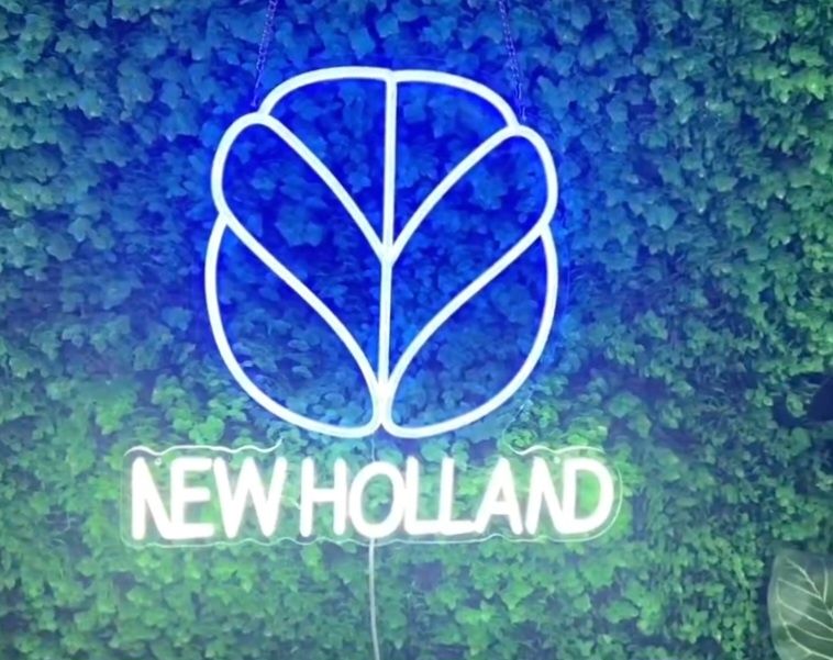 Neonowy znaczek led New Holland
