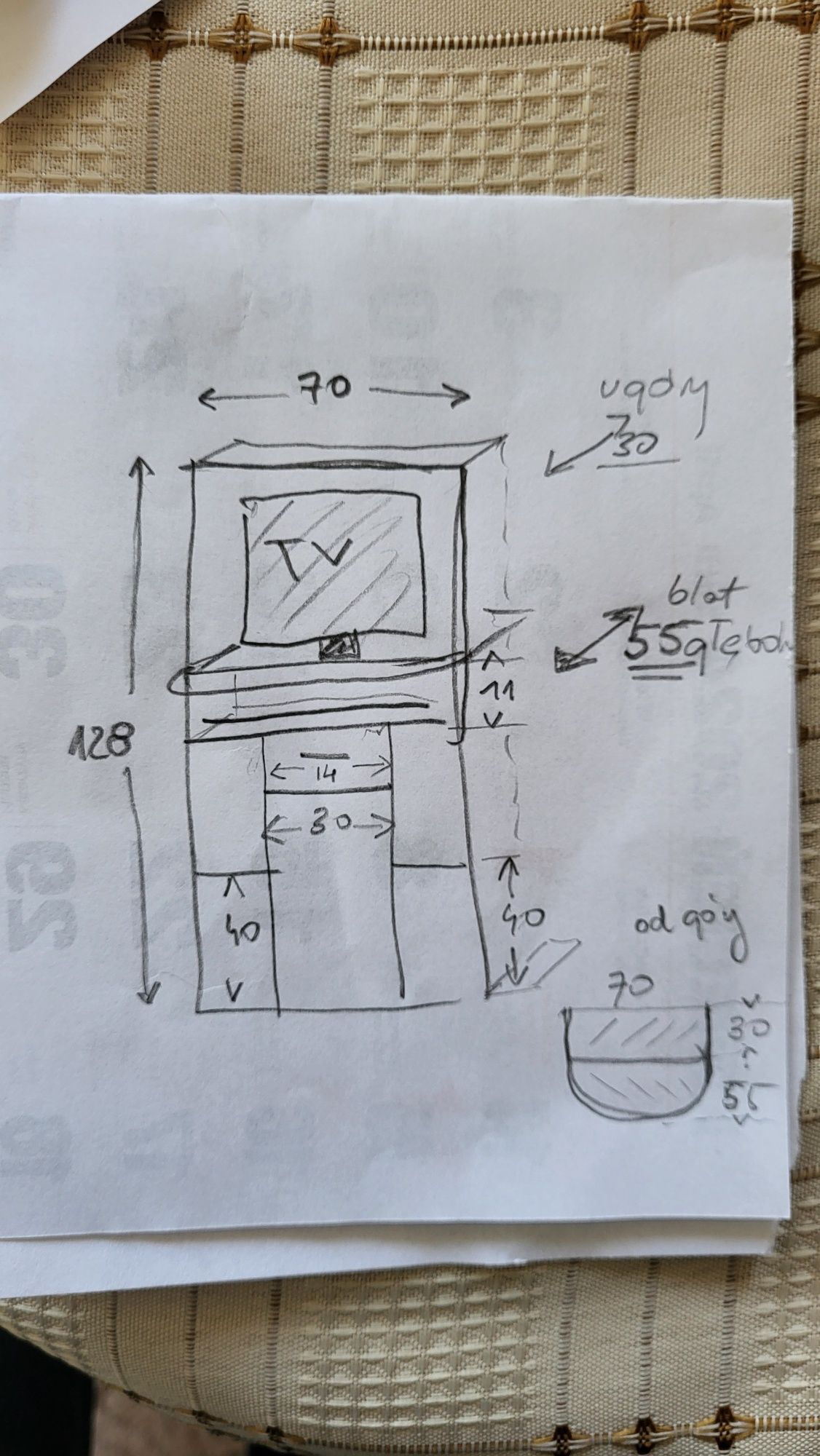 Biurko stolik pod komputer z monitorem