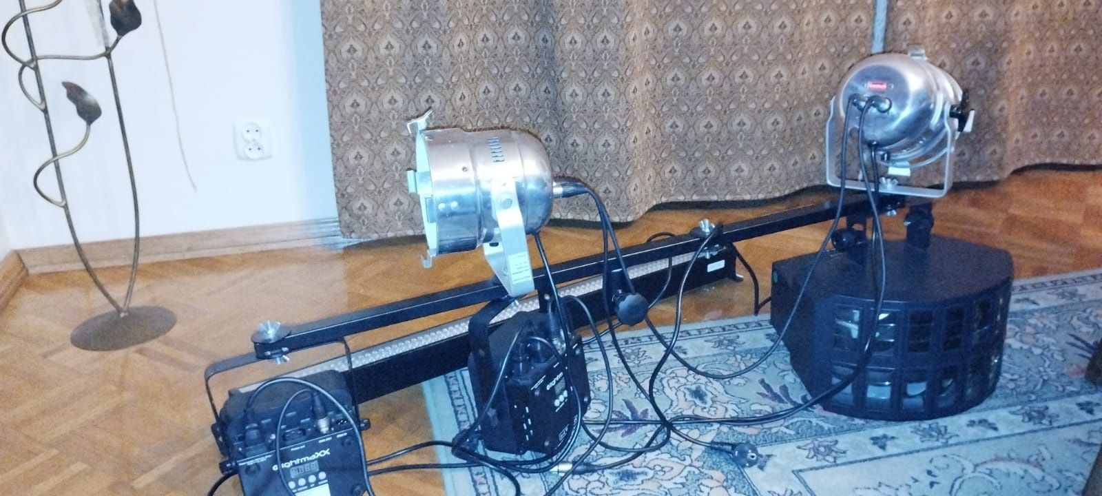 Statyw z lampami - efekty dyskotekowe