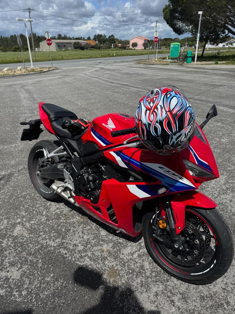 Honda CBR650 com apenas 7.000km