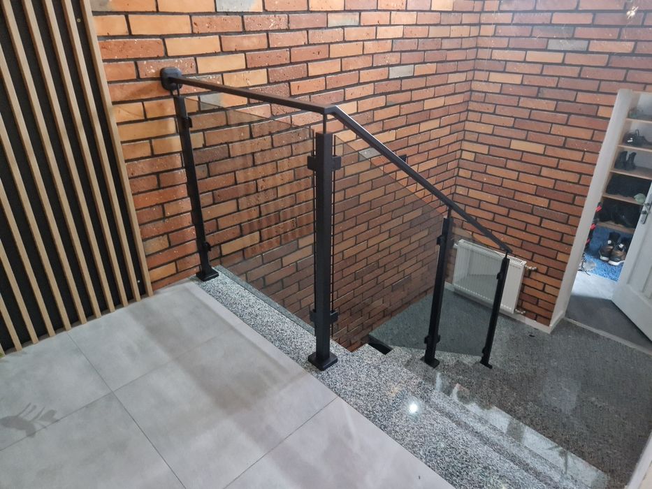 Balustrady Szklane z montażem,  samonośne i między słupkami