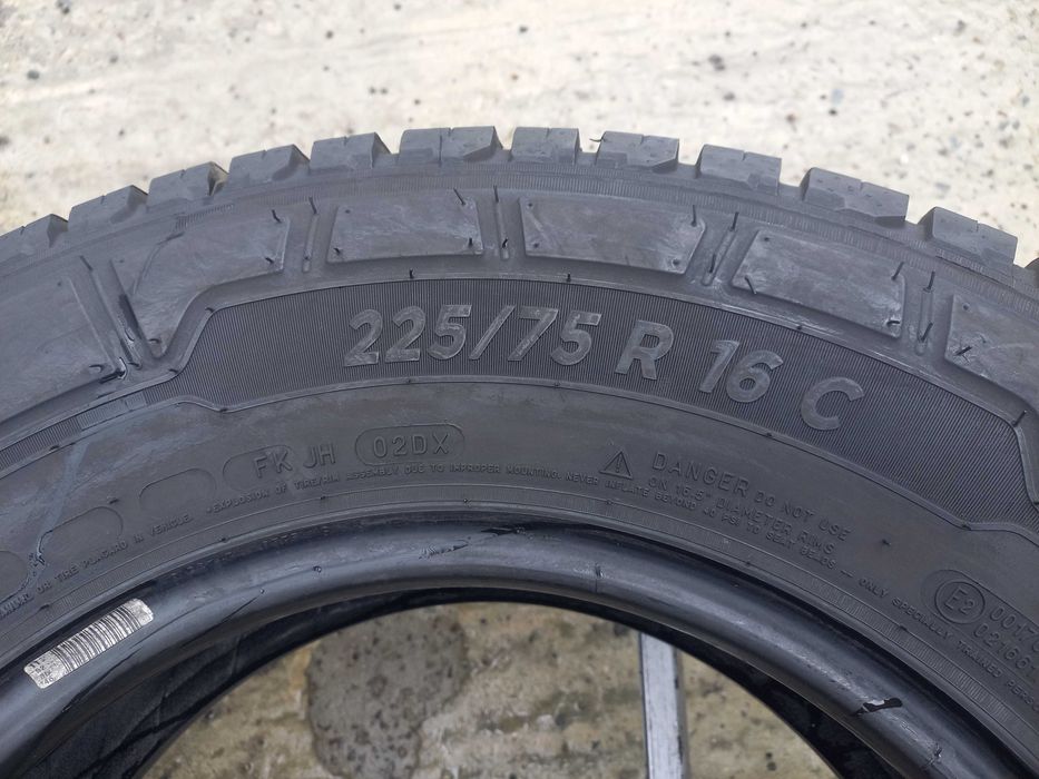 Резина всесезонна Michelin Agilis Cross Climate 225.75.16с