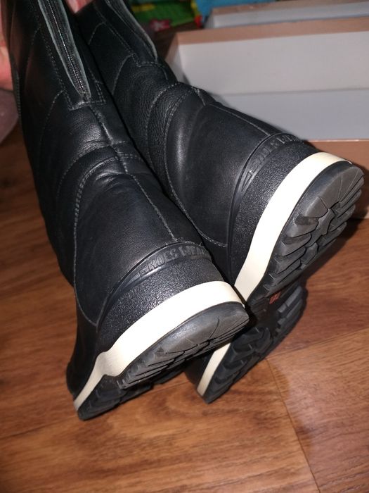 Різні жіночі сапожки б.в. 37 розмір в доброму стані