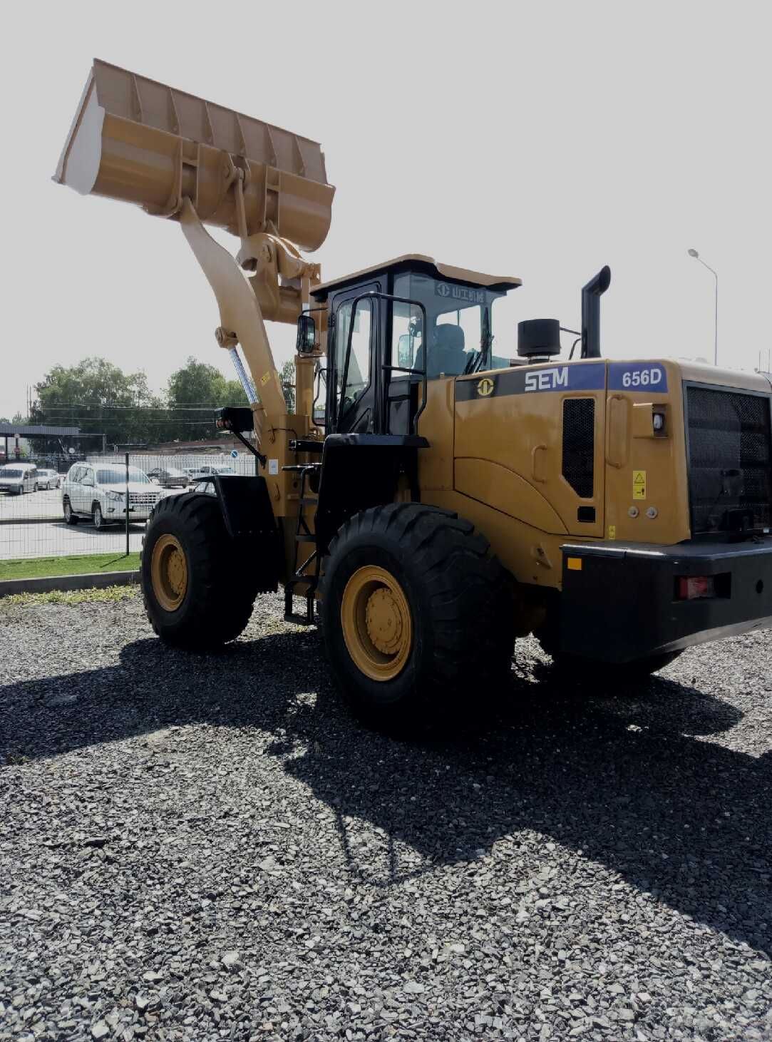 Фронтальний Навантажувач SEM 656D HL новий в Наявності