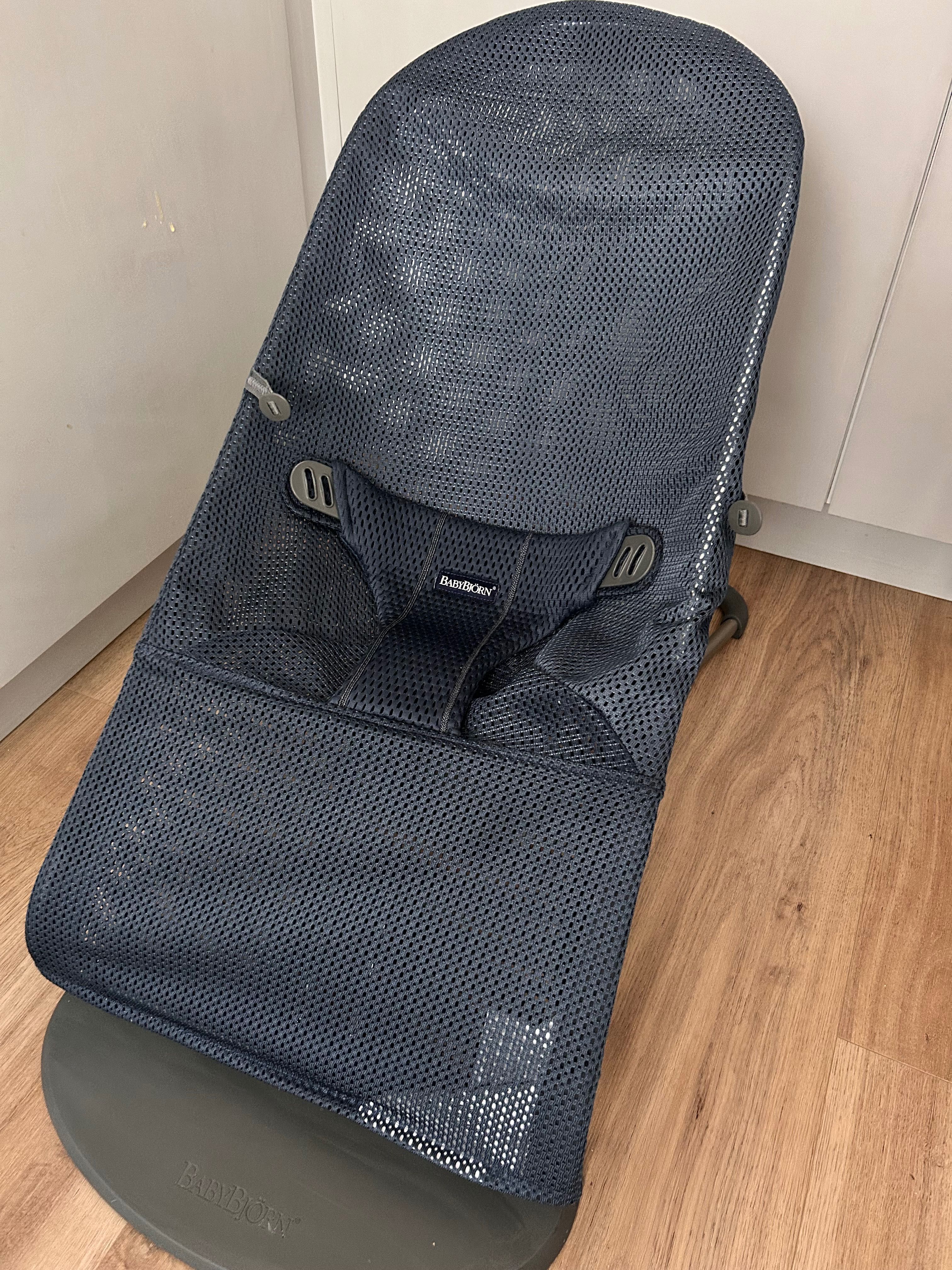 BABYBJORN - leżaczek BLISS MESH, Granatowy