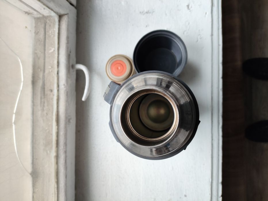 Термос харчовий.