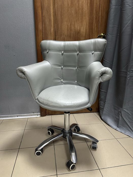 Продам кресло для клиента