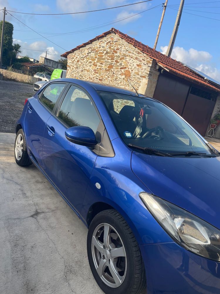 Mazda 2 como novo