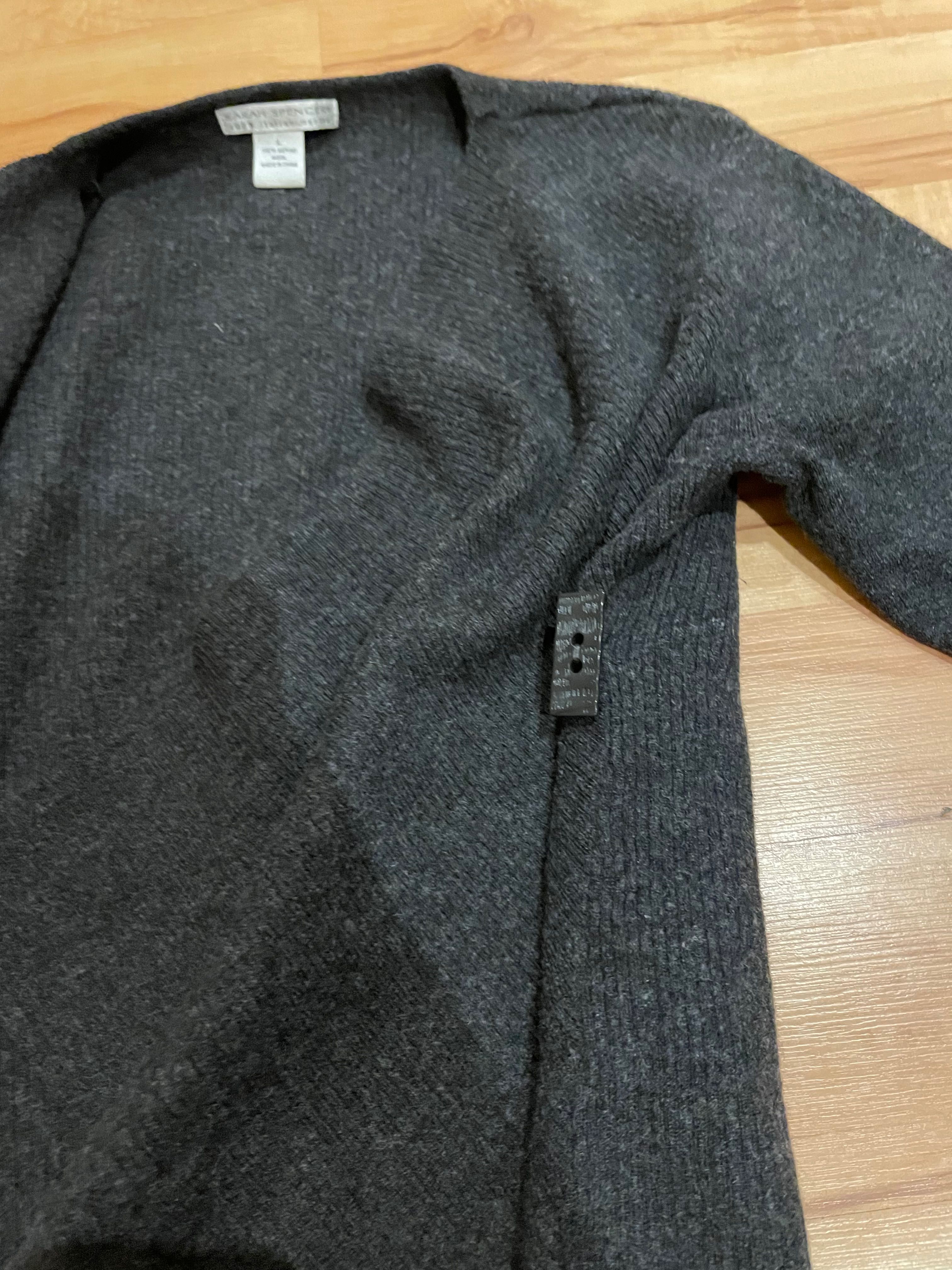 Wełna merino sweter kardigan italian merino L 40 jak nowy
100% wełna