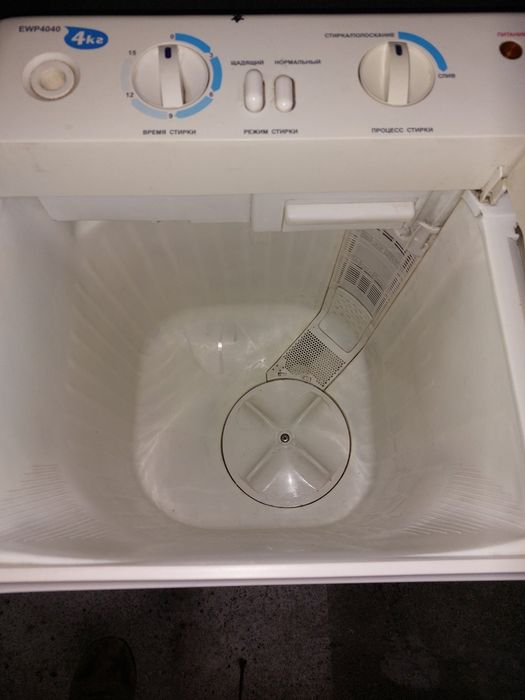 Стиральная машина-полуавтомат .