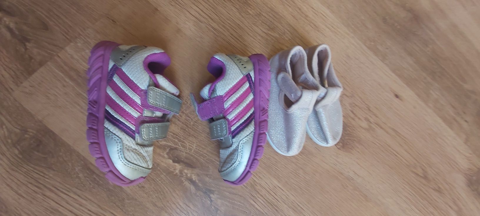 Buty Rozmiar 22, adidasy i kapcie