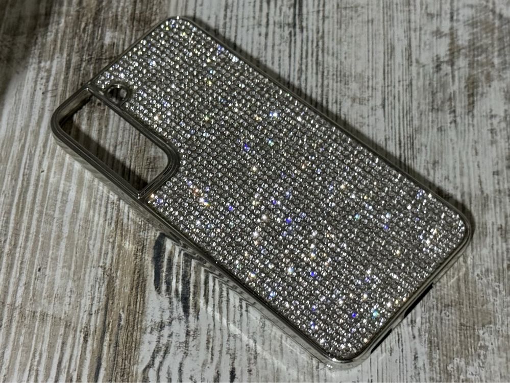 Чехол с камушками на Samsung S22/ S21 FE/S23 FE. Блестящий