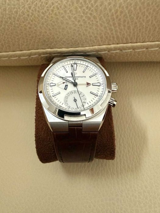Vacheron Constantin Overseas 7920V em aço inoxidável com mostrador