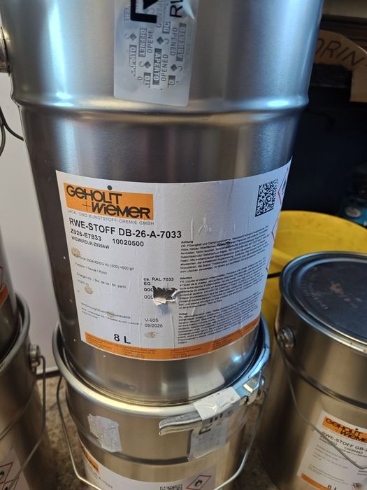 Farba antykorozyjna nawierzchniowa