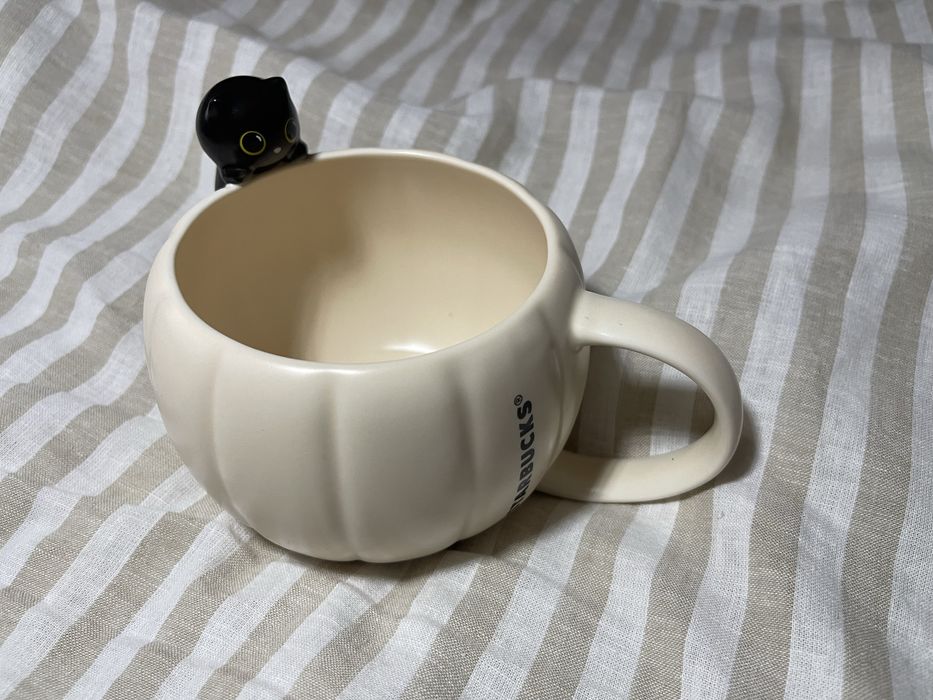 Kubek starbucks z kotem