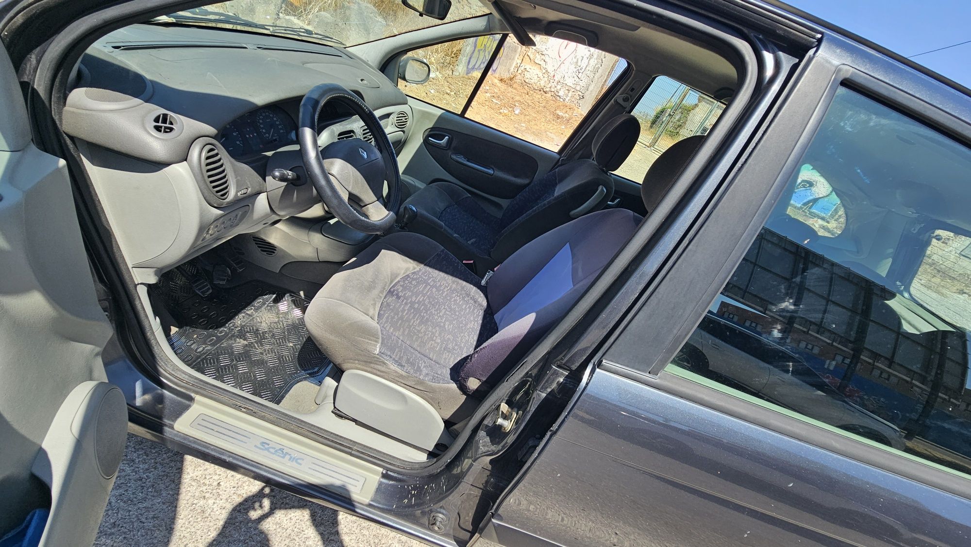Renault Scenic 1.4 16 válvulas ano 2003 a gasolina