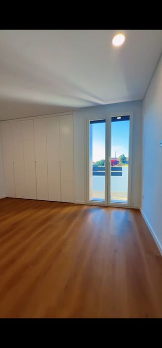 Moradia T4 nova Térrea Isolada Azeitão