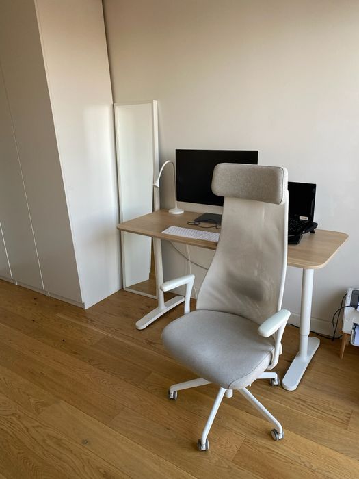 Biurko Bekant ikea 140x80