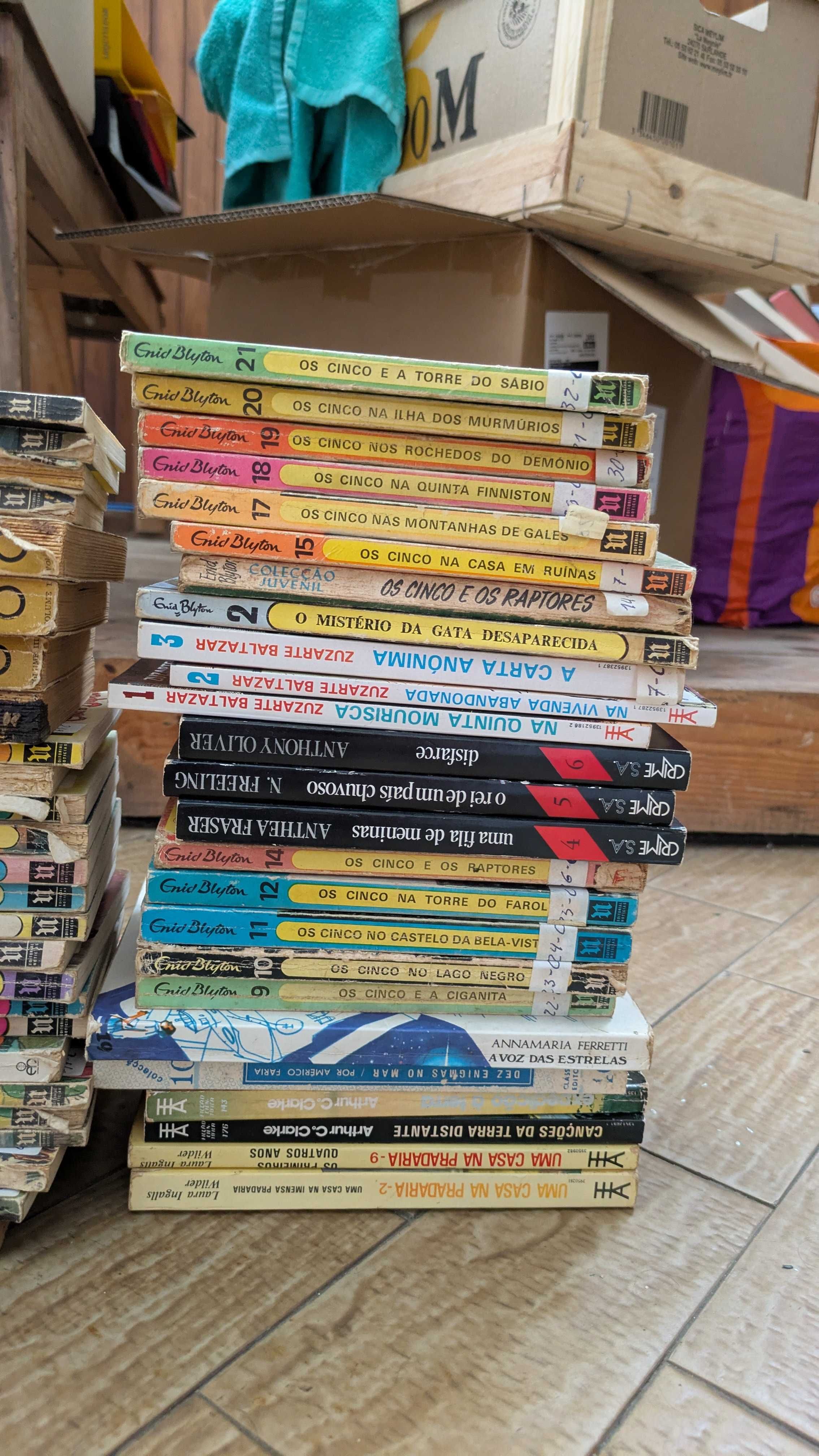 Livros de coleção antigos