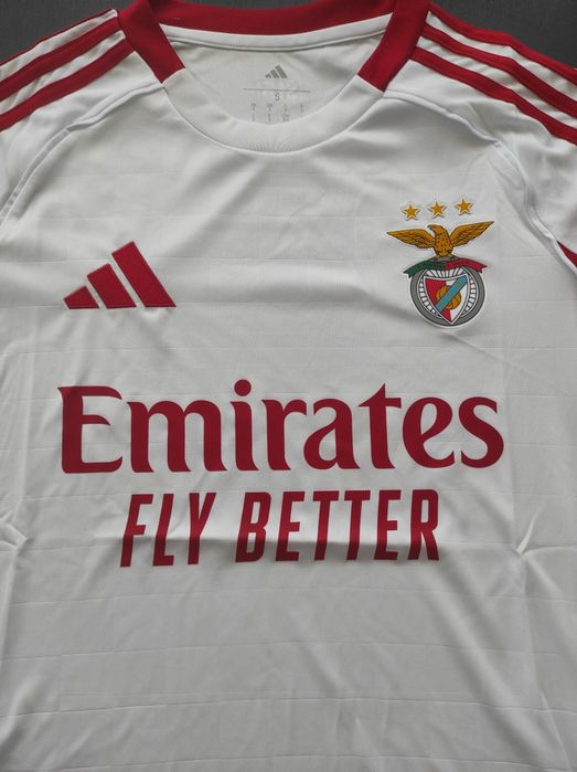 Camisola Alternativa Branca do Benfica, tamanho S, com o Nome: Beatriz