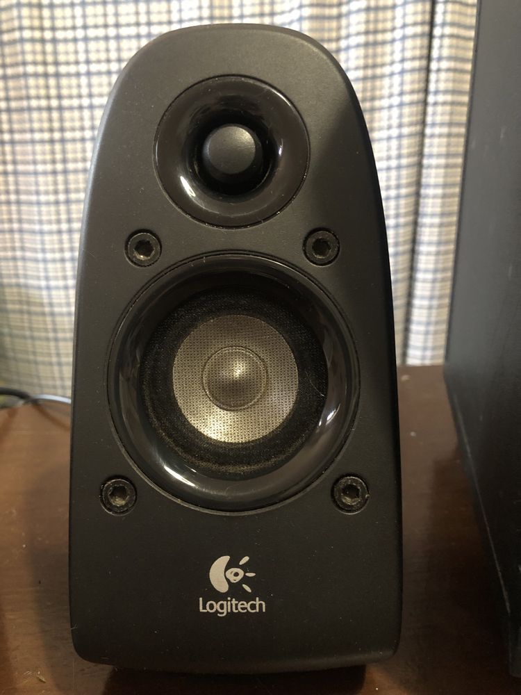 Logitech Surround Sound Speakers Z506 5.1