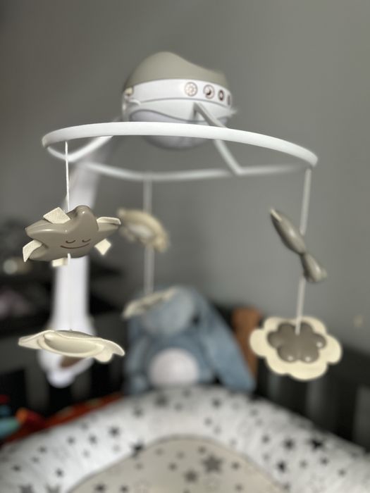 Дитячій музичний мобіль