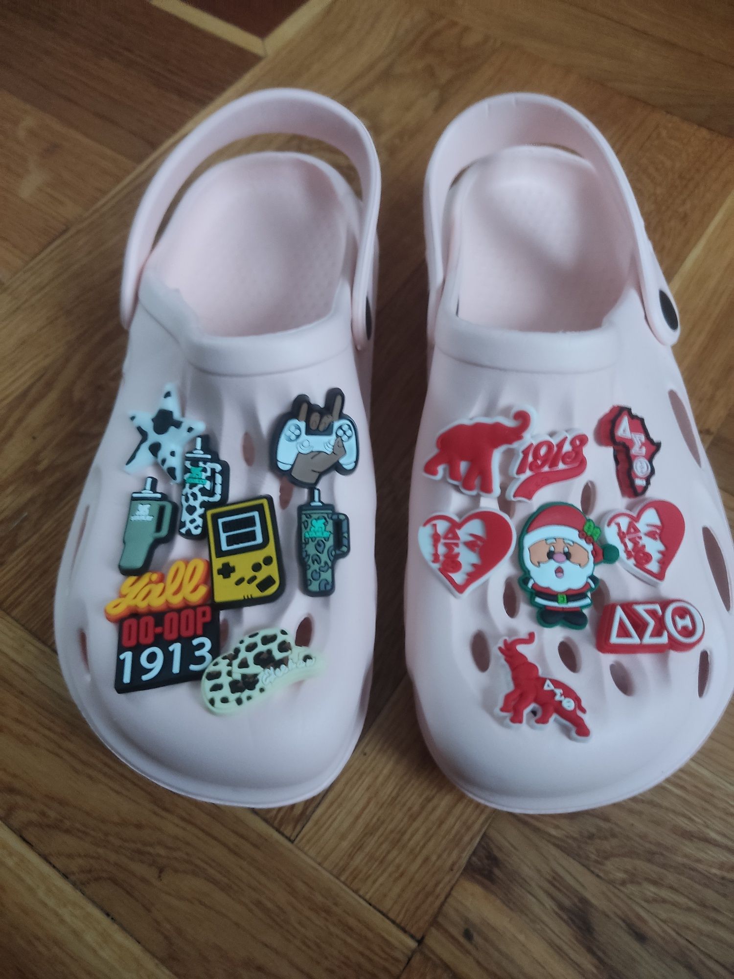 Продам новые босоножки в стиле Crocs