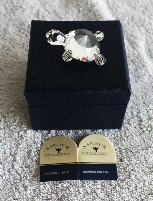 Tartaruga de cristal da Asfour Diamond Crystal