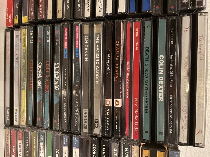 38 CD Audiobook (alguns bastante raros).