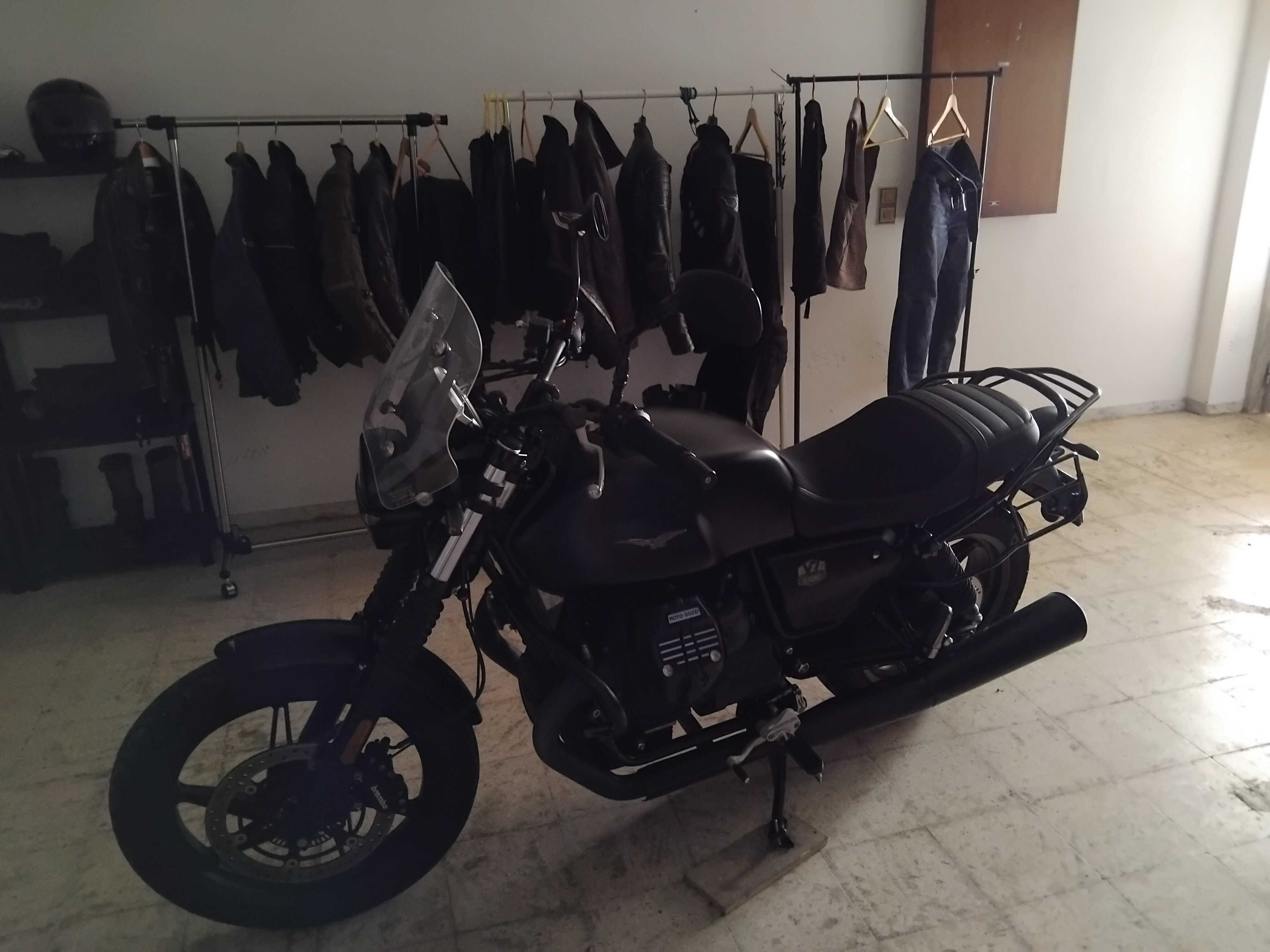 Moto Guzzi V7 Stone NOVA